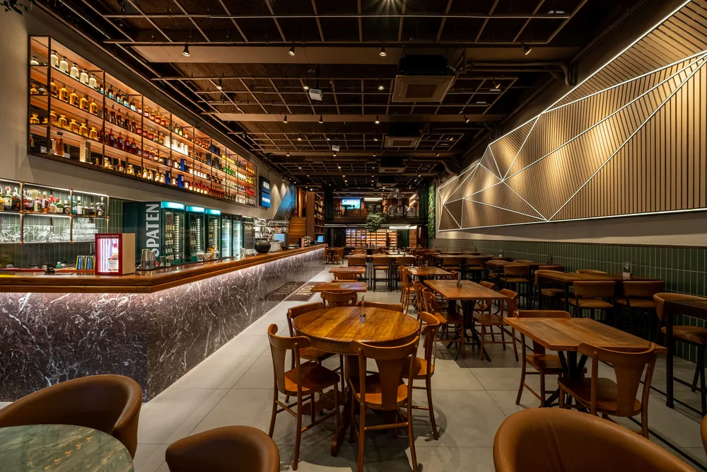 Obra comercial de bar entregue pela APTAR