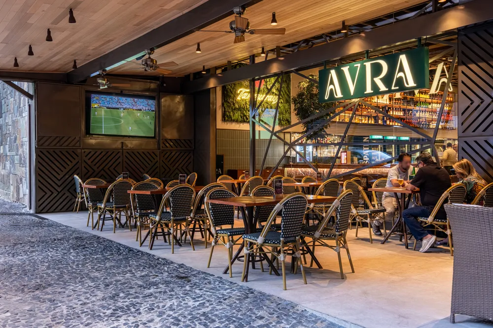 Obra comercial do bar Avra, APTAR