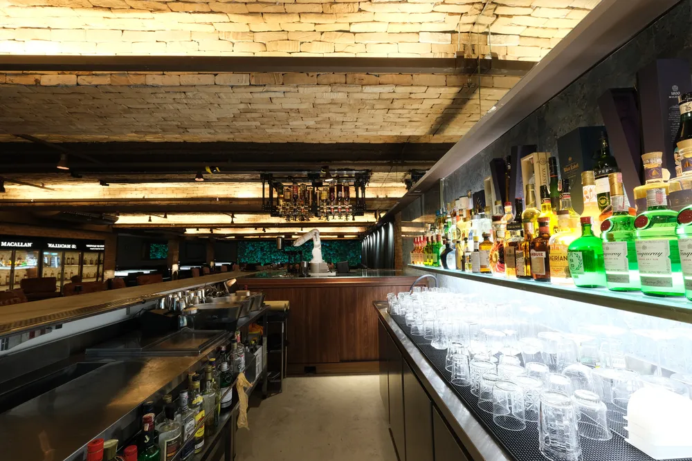Obra comercial do lounge Whisper, APTAR